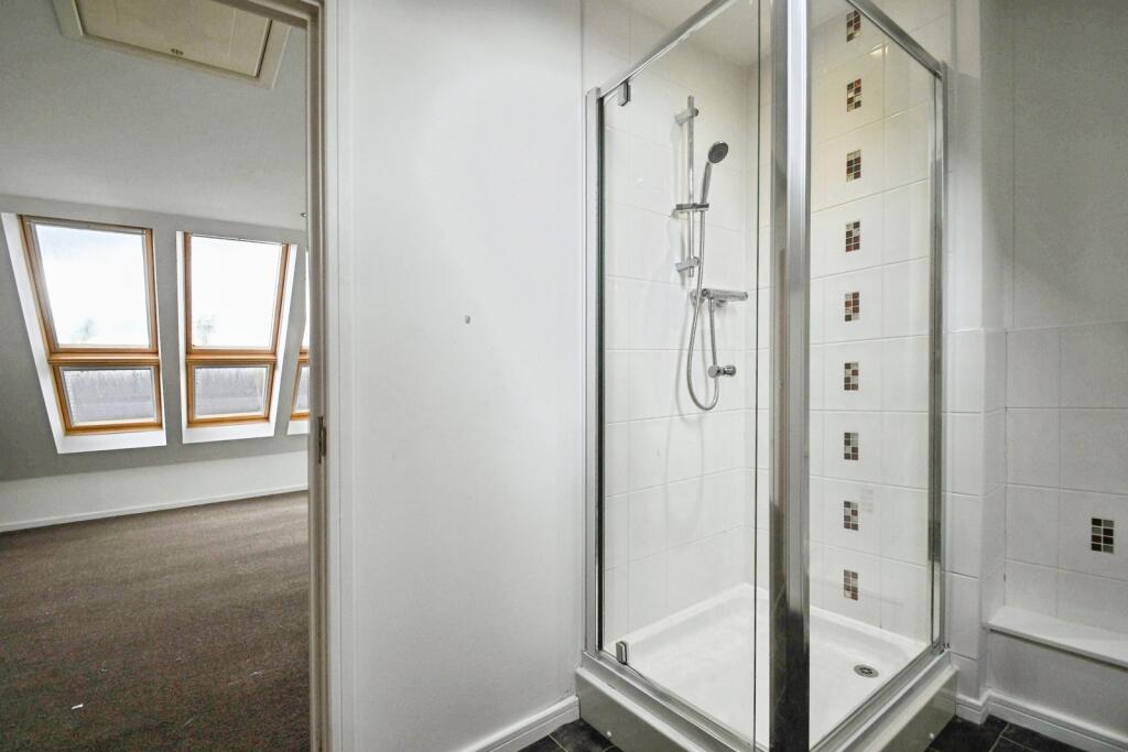 Bedroom/En-Suite