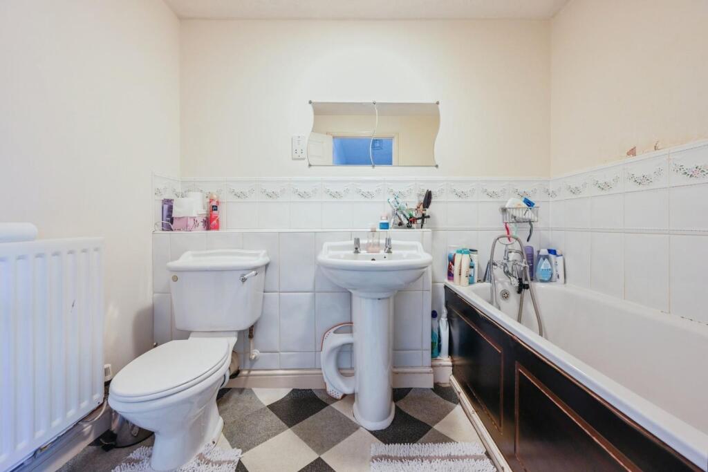 3gatcombeplace18of22.jpg