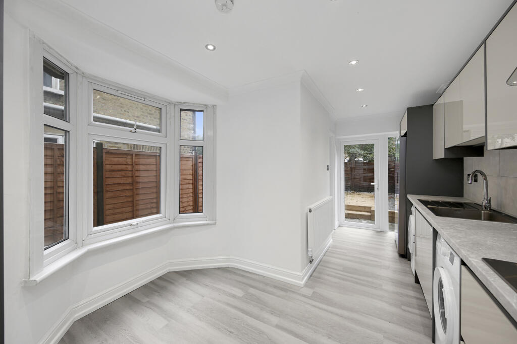 Kitchen/Dining Area