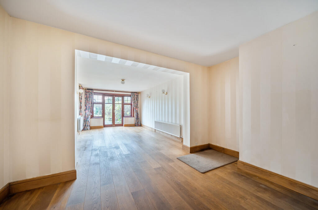 1380161-9-6911bce...