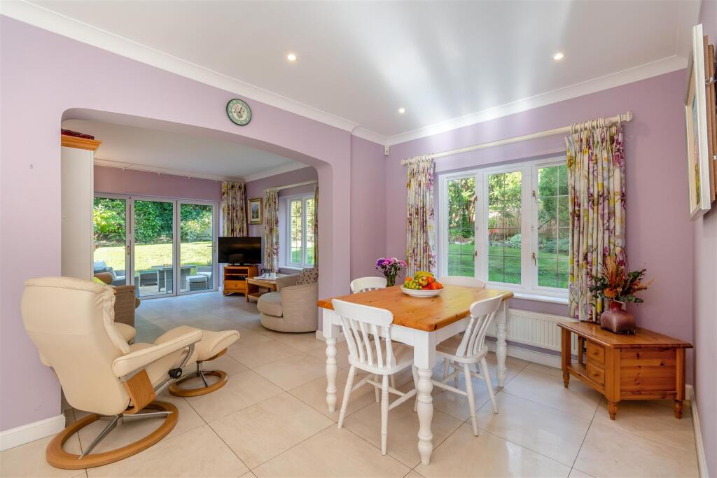 8634113-interior08.jpg