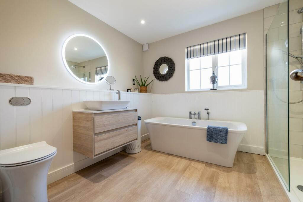5 Cobb Close-42.JPG