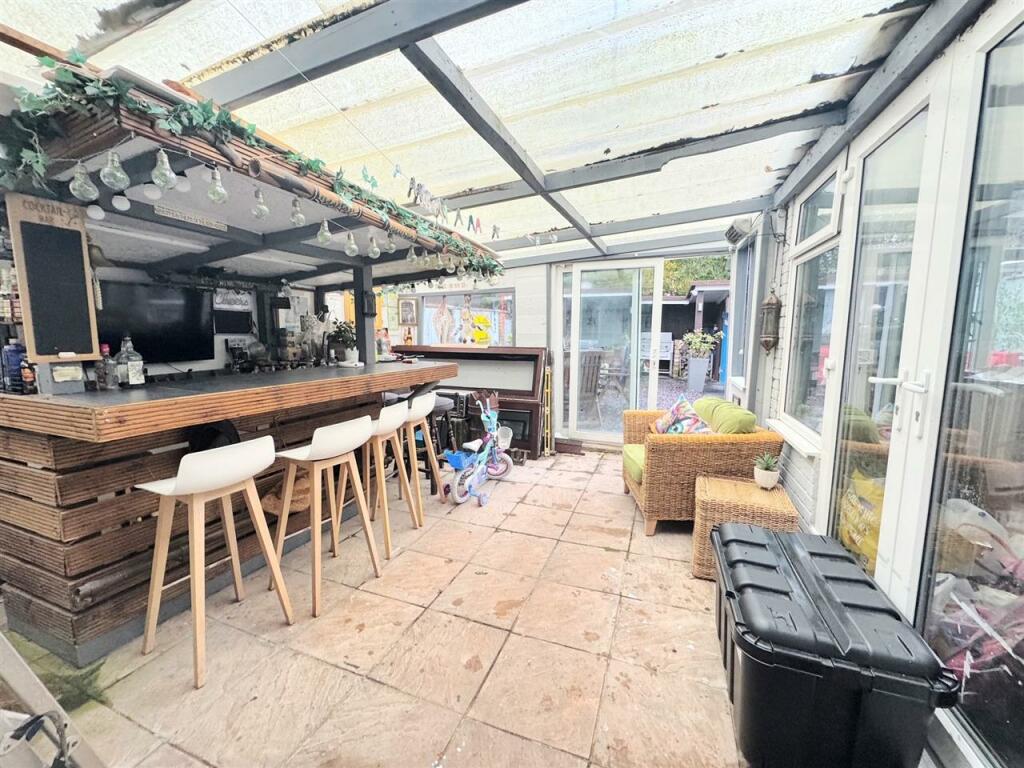 Covered Bar Area