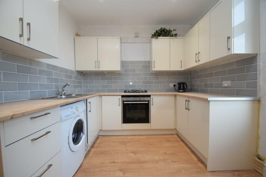36b Upperton Gardens Kitchen.JPG