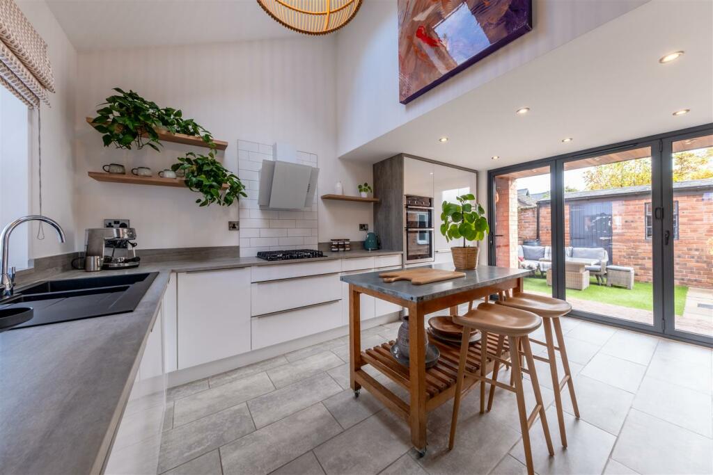 77 Hockenhull Lane-001.jpg