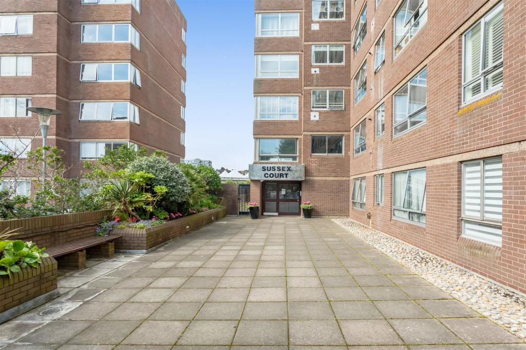 Sussex Court 65 Eaton Road-15.JPG