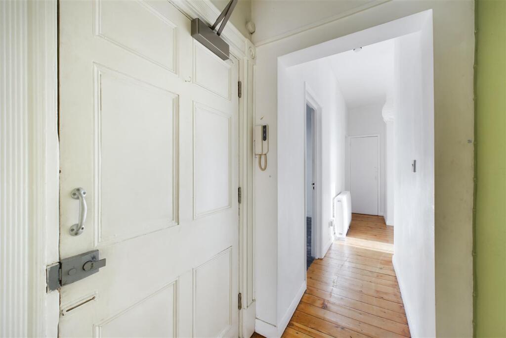 Flat 3, 6, Nelson Place West, Walcot, Bath, BA1 2T