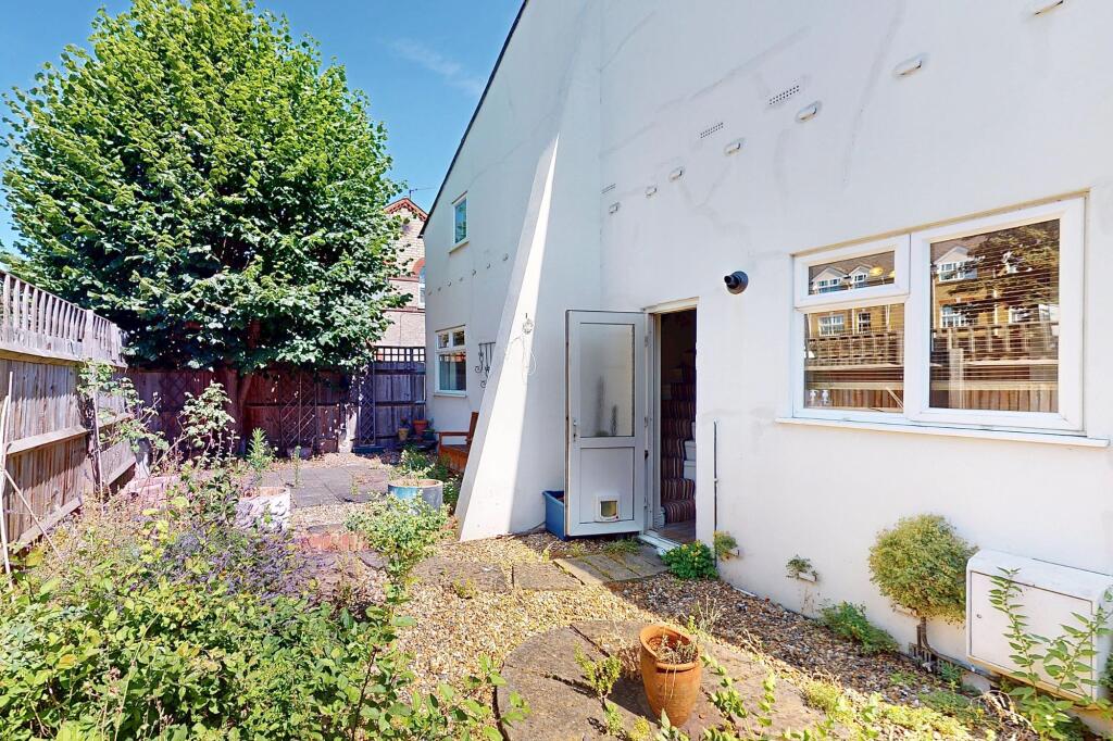 2 Thornbury Road, Isleworth TW7 4HG