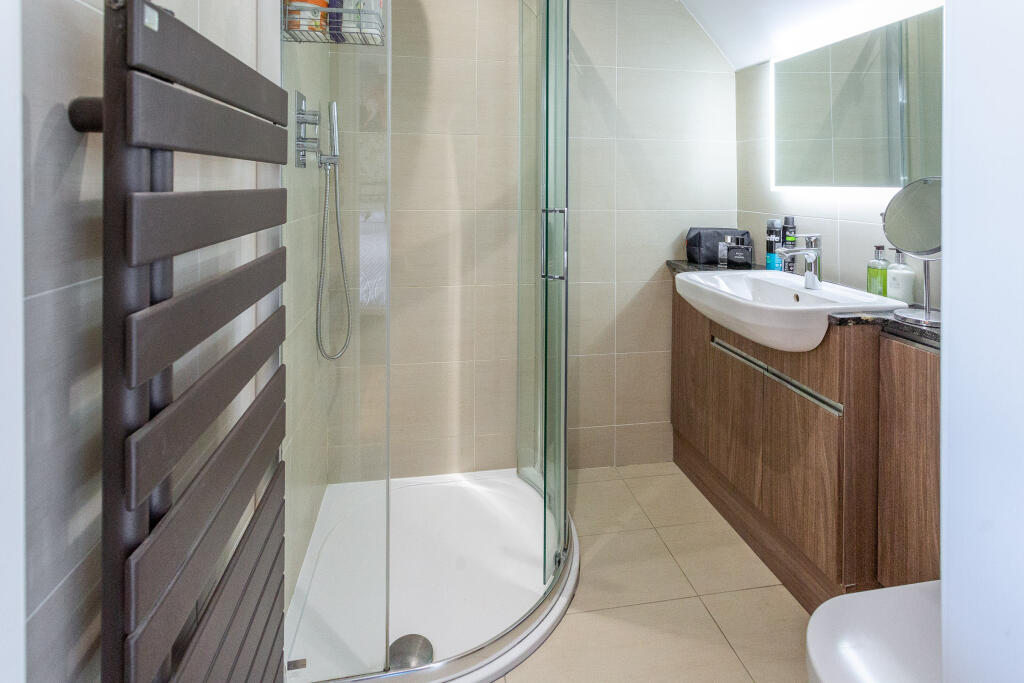 bedroom 1 ensuite