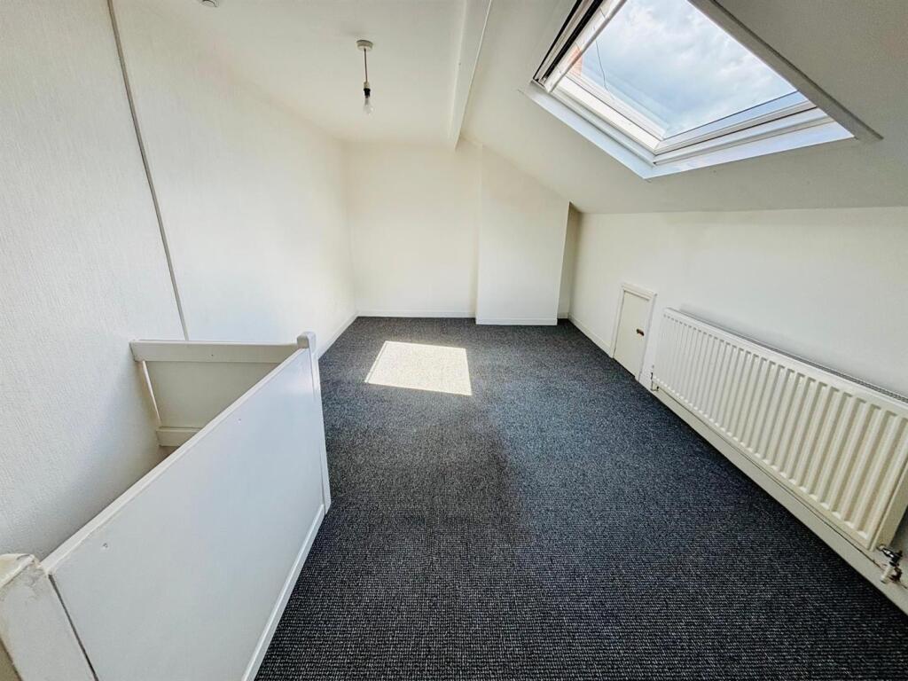 Bedroom:
