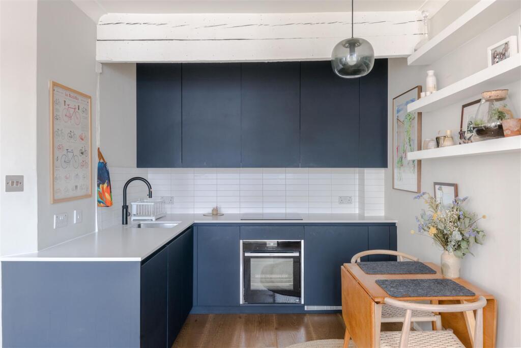 18 Cleveland Street-