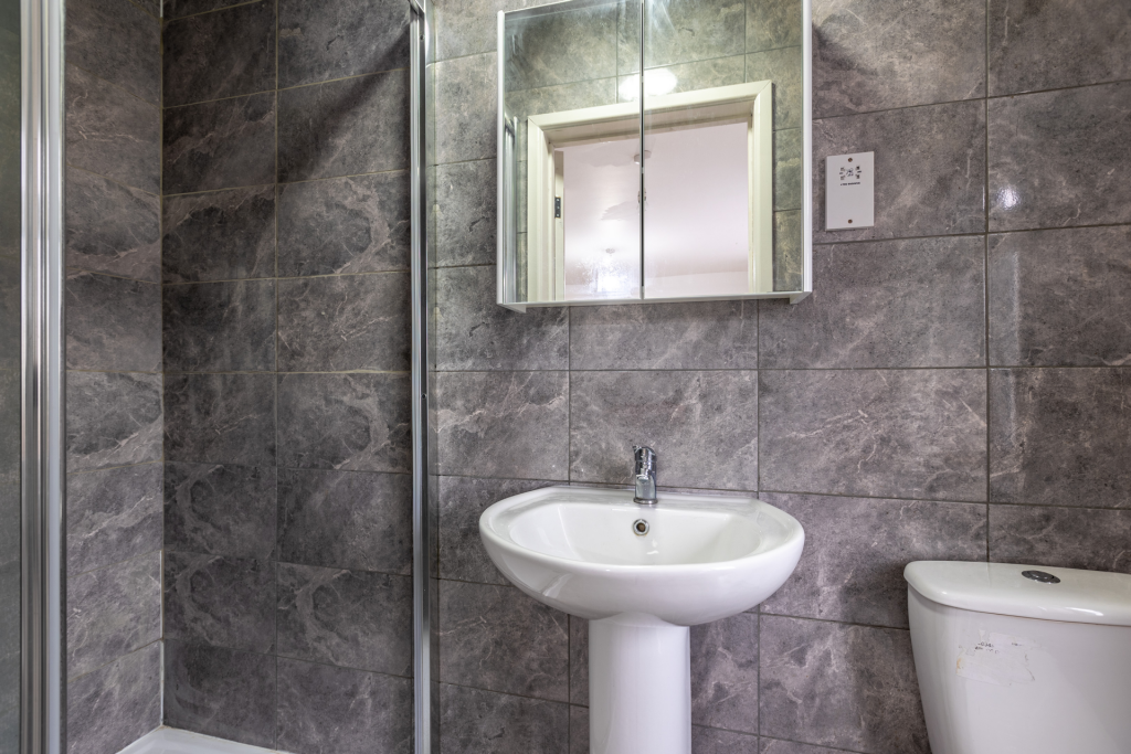 BATHROOM ONE