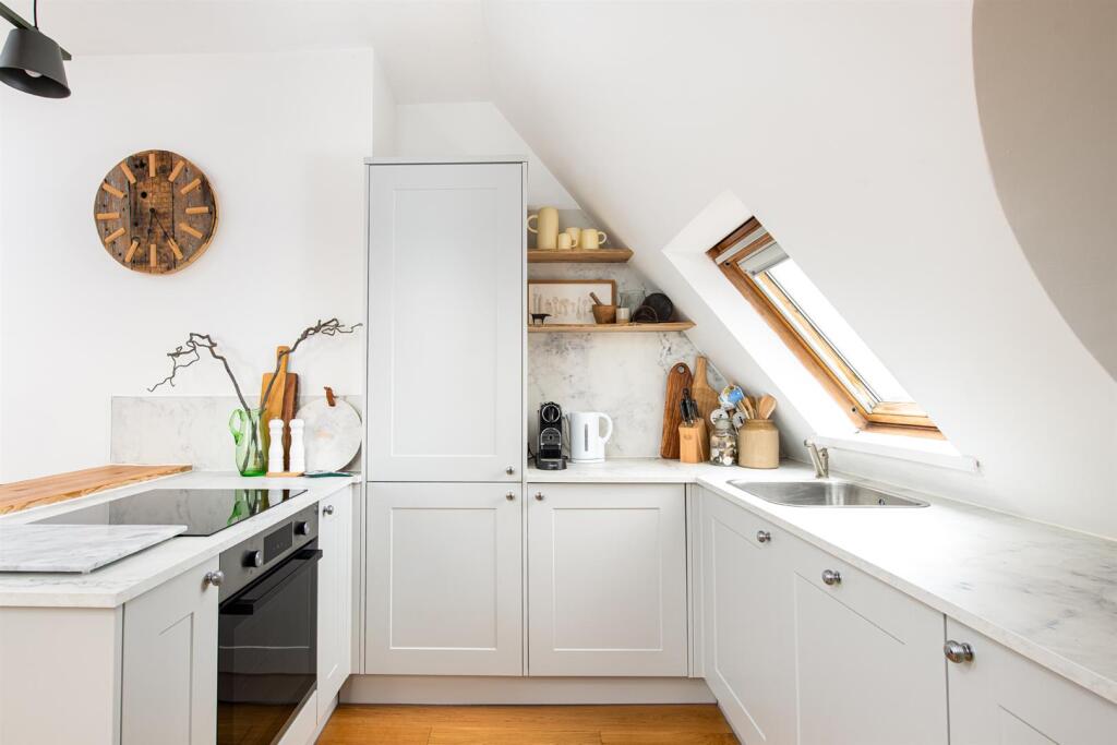 Kitchen_3.jpg