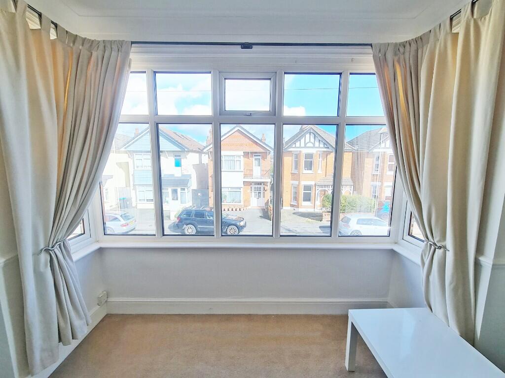 Feature Bay Window