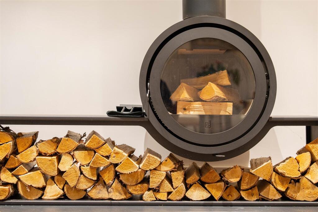 Blackthorn Barn - by Visually Rich 09103.jpg