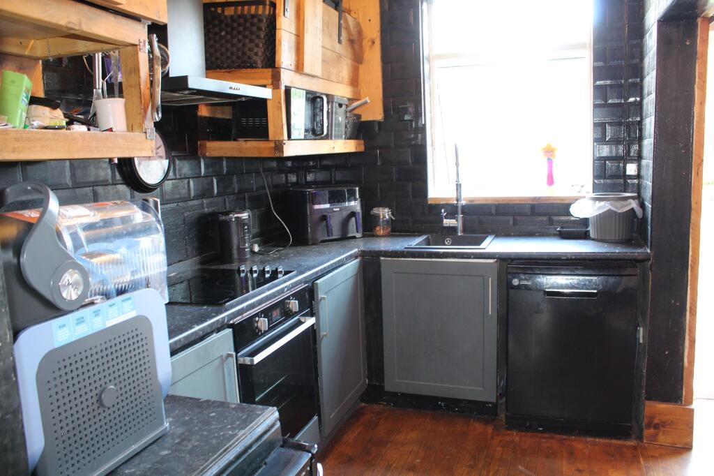 Kitchen picture 2