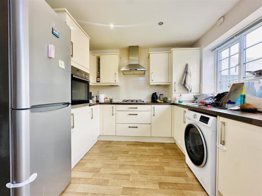 KITCHEN AND DINER