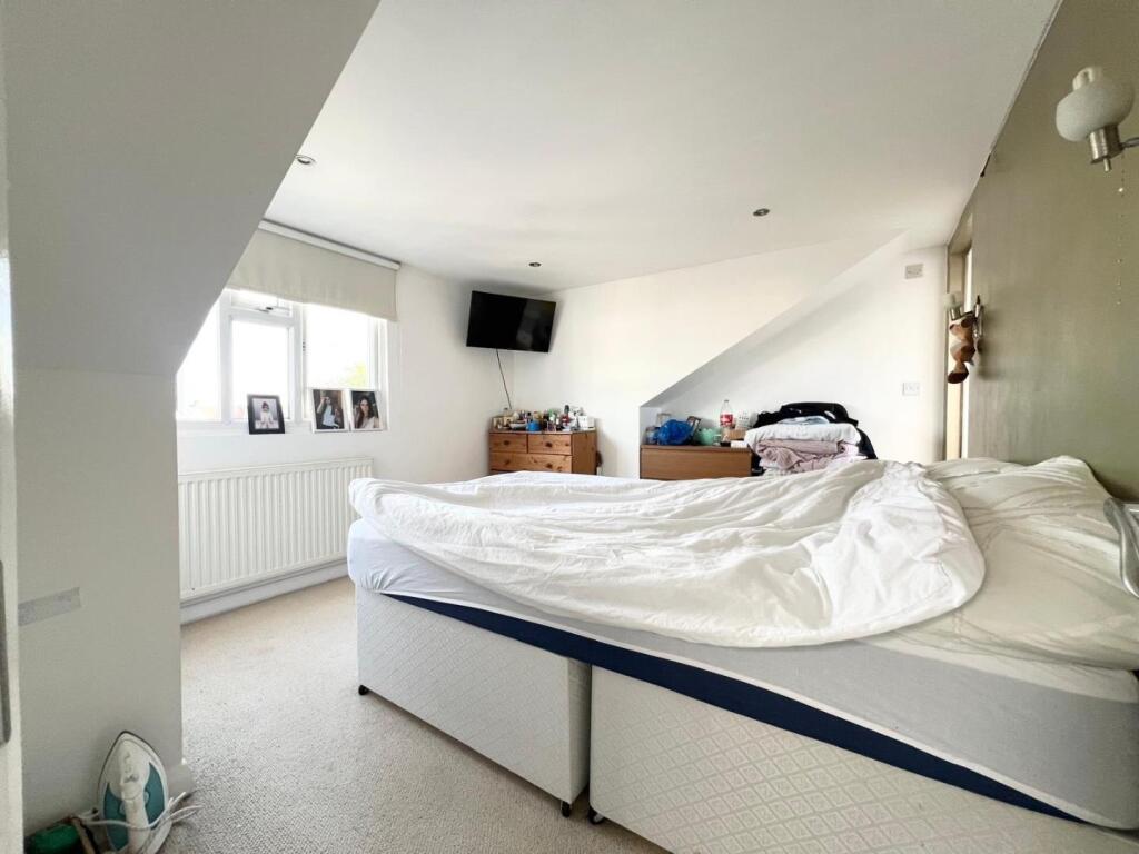 WhatsApp Image 2025-09-02 at 10.49.57 (4).jpeg