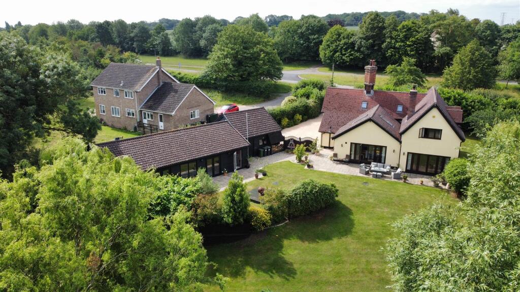 dji_fly_20250617_101136_672_1750151551349_photo_op