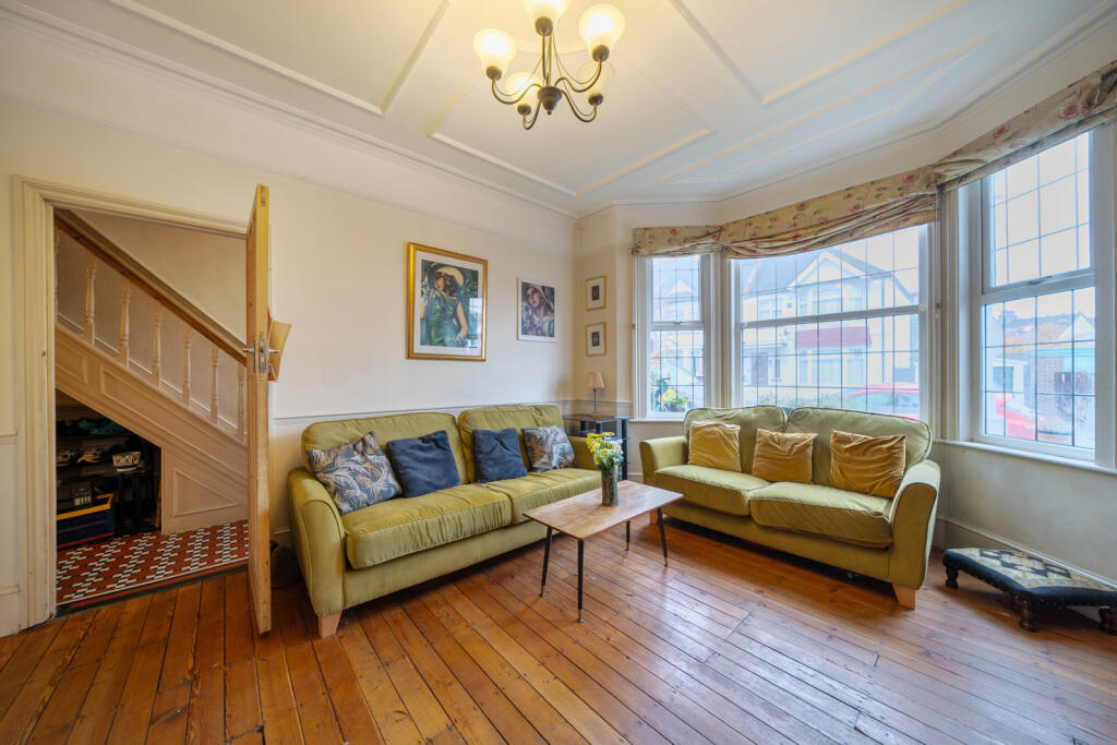 1372487-10-68fa05...