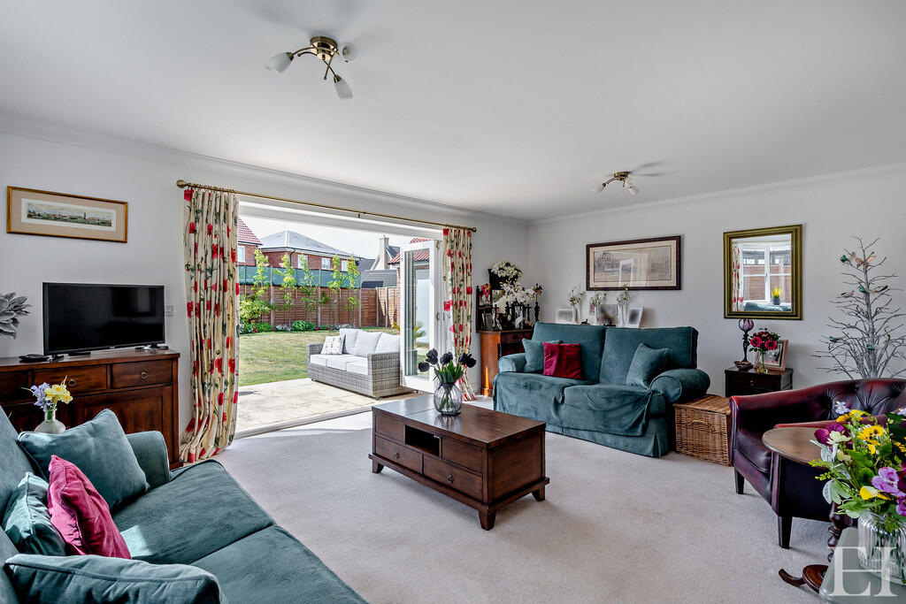 8648366-interiorW...