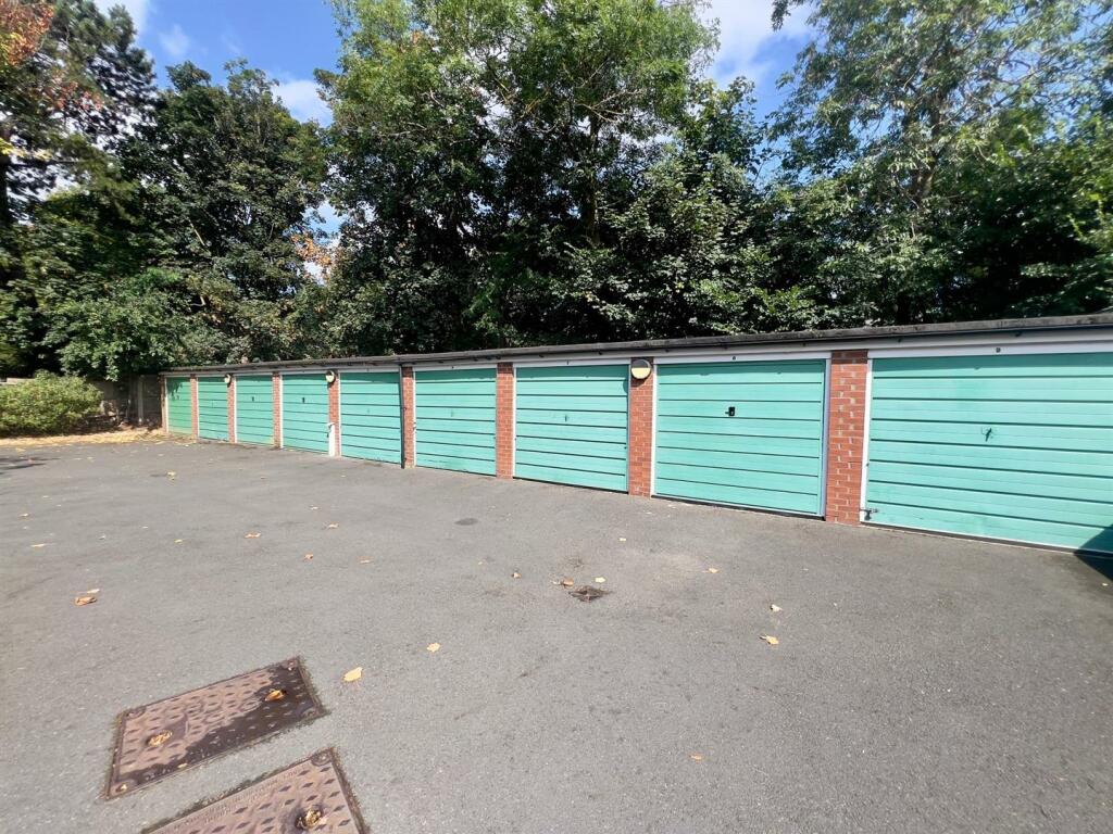 Garages.jpg