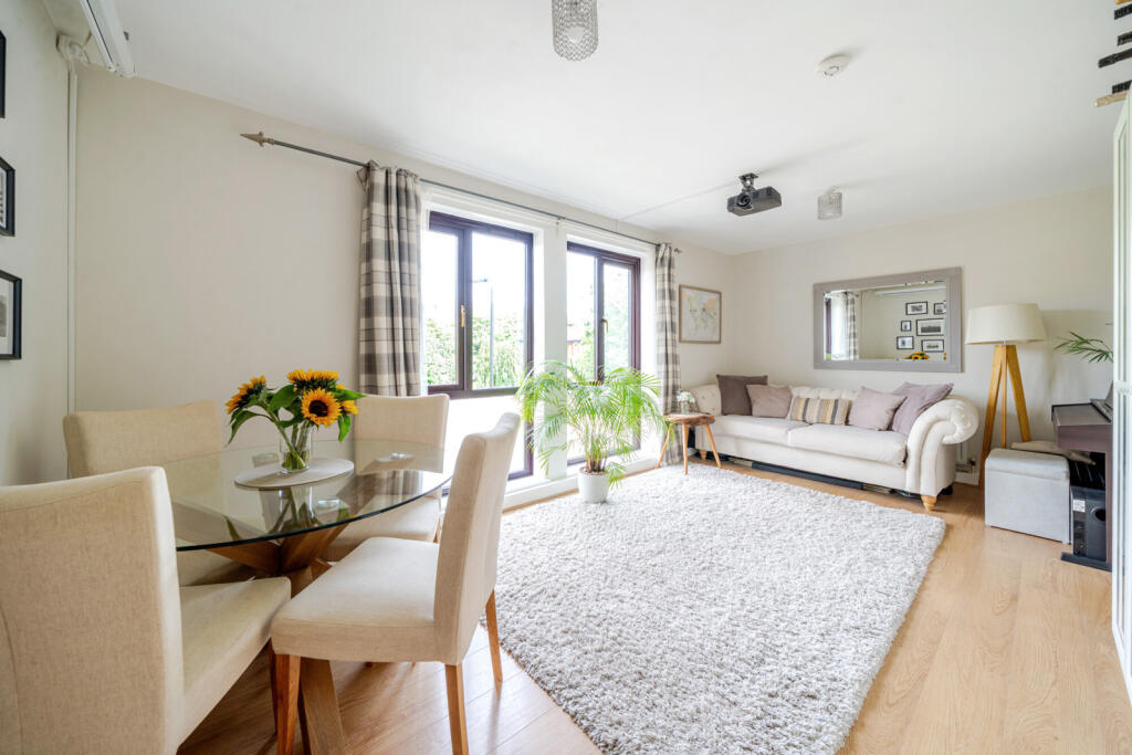 1315819-15-685c08...