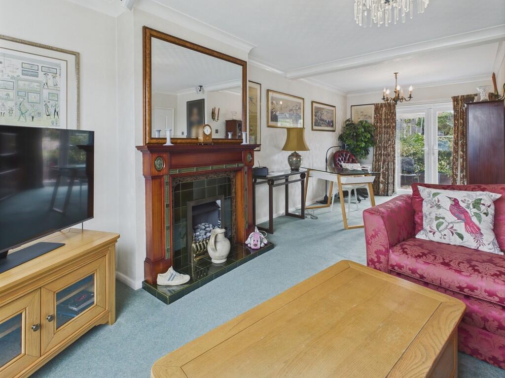 CAM04273G0-PR0161...