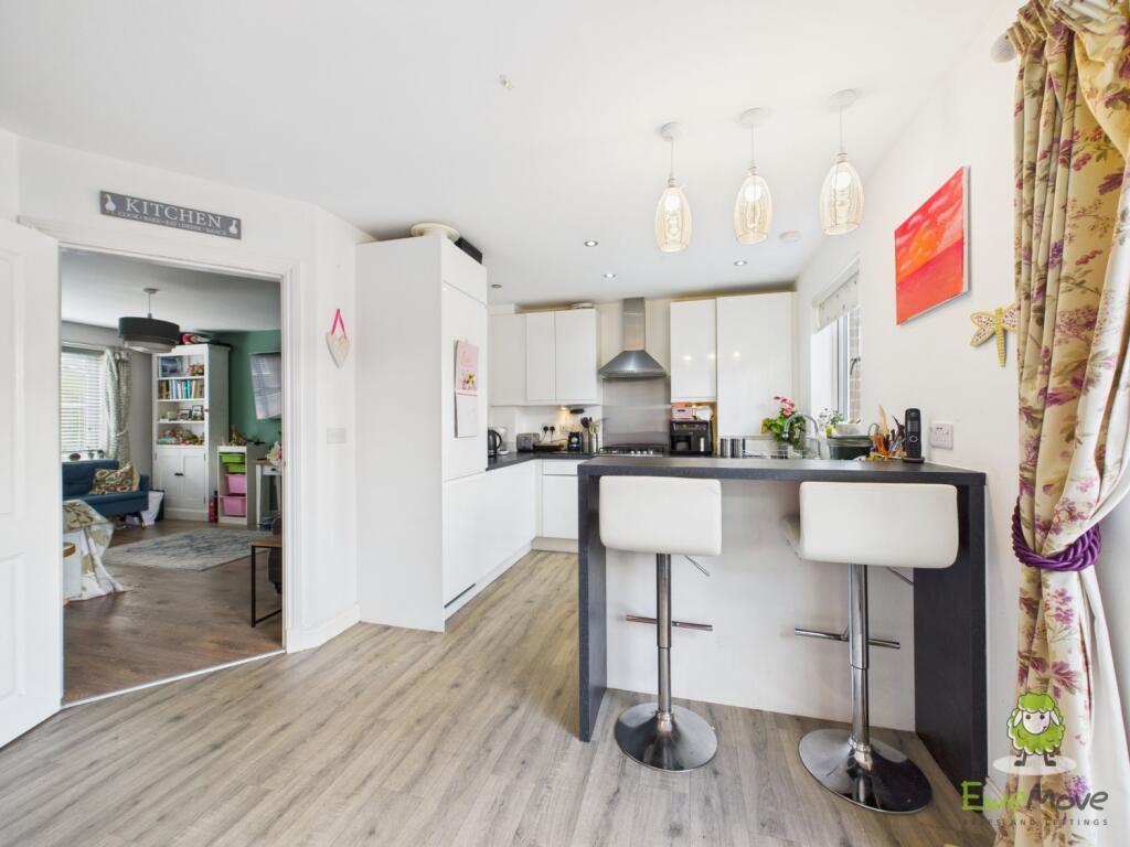 CAM02463G0-PR0080-STILL023