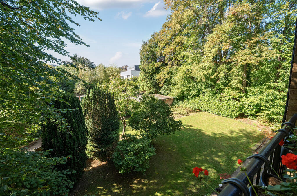 1349770-10-68d127...