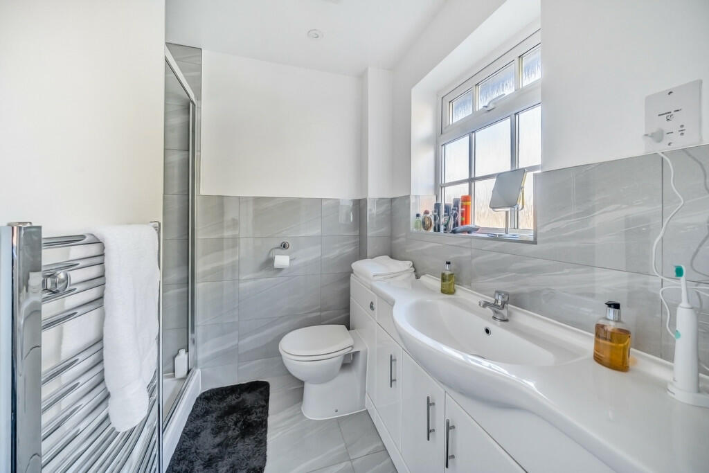 En-Suite for Main...