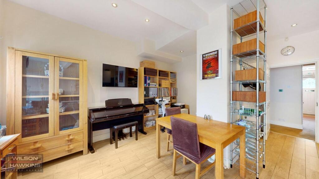 35 Welldon Crescent - TmDohg73vrluyvjBjZf6.jpg