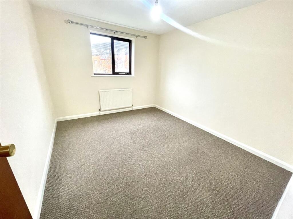 Highgrove Court, Rushden