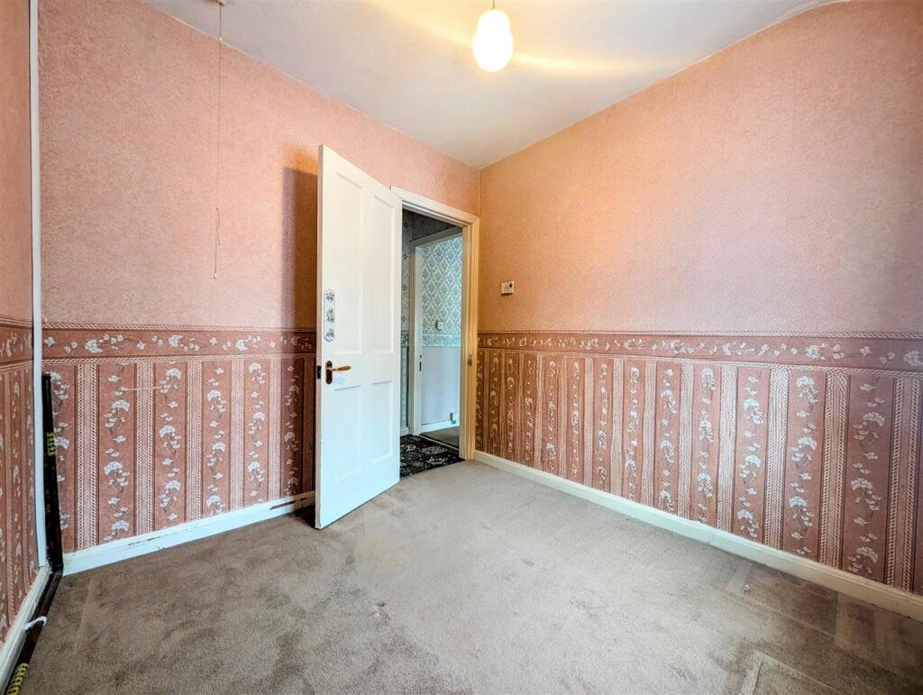 bedroom 3 2.jpg