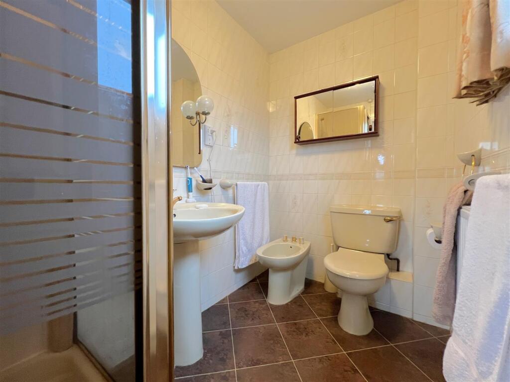 en suite.jpg