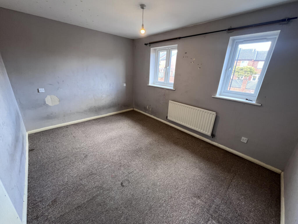 Rear bedroom