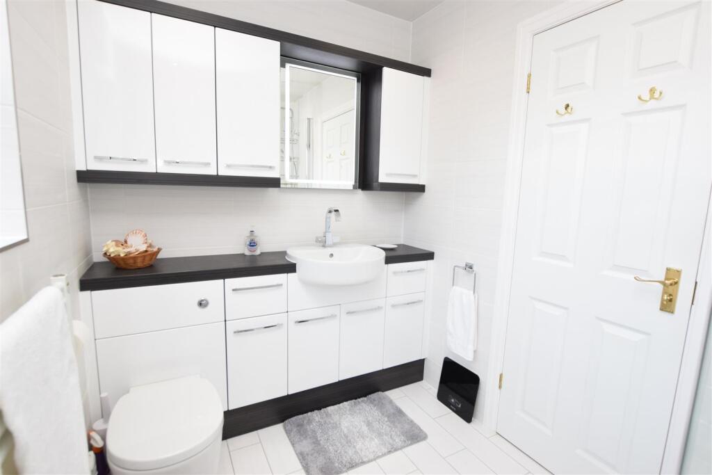 Bathroom V2.JPG