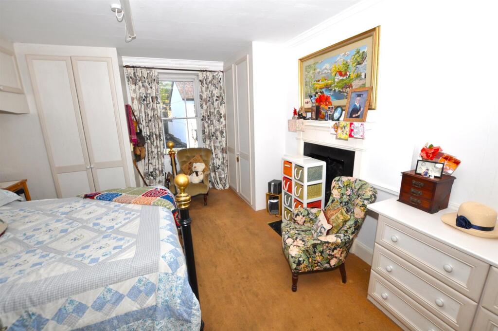 FRONT BEDROOM 1