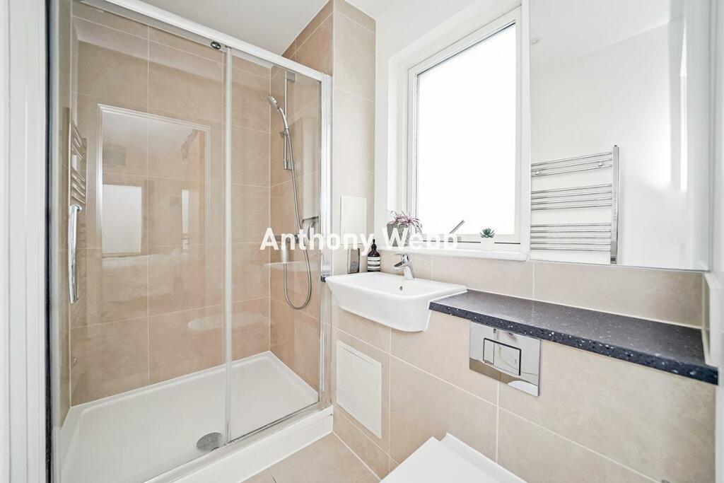 En-suite shower room