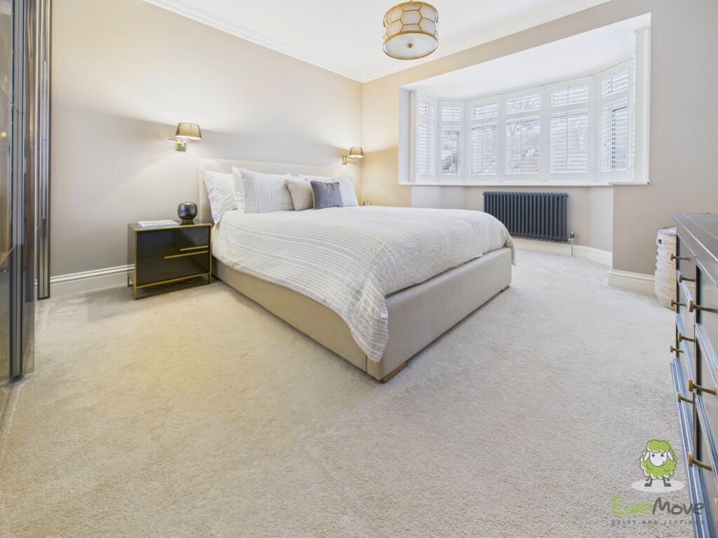 CAM01543G0-PR0166-STILL017