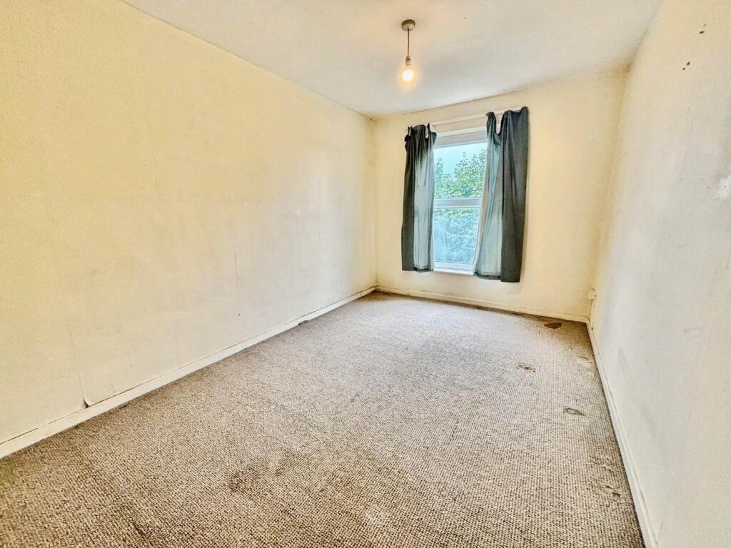 pbox-bedroom-327110.jpg