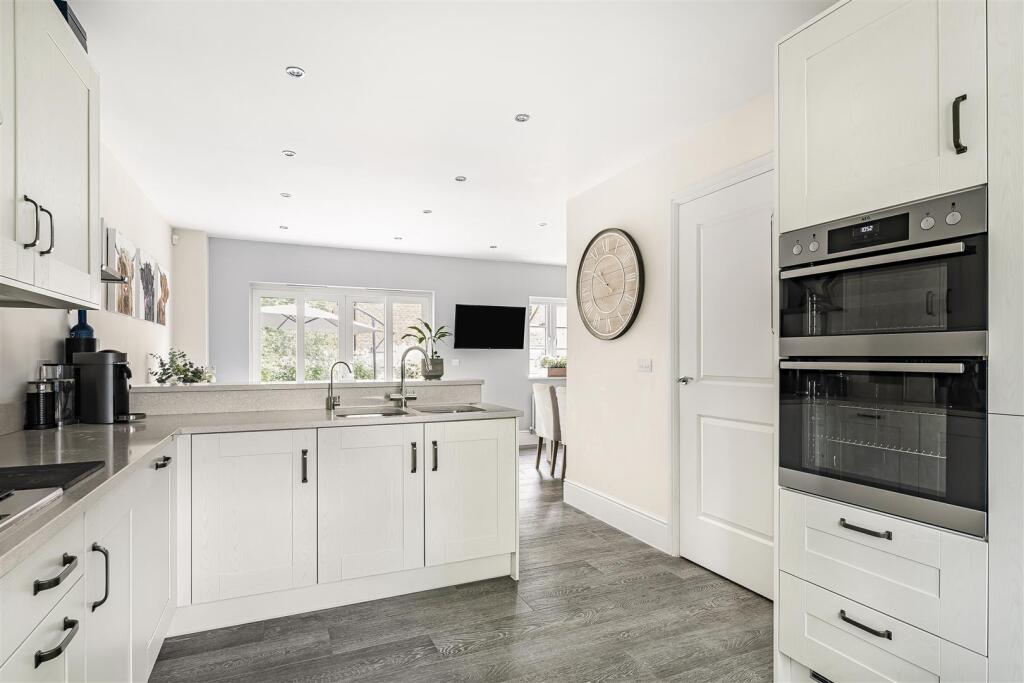 25 Drayson Way, Towcester (18).JPG