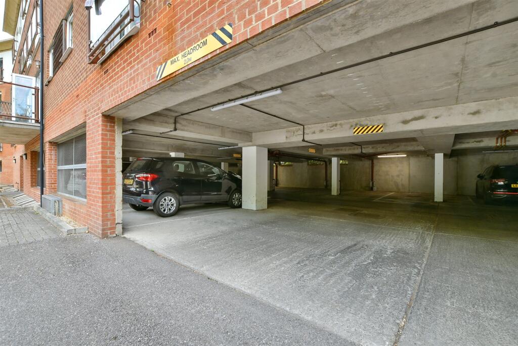 Driveway/Parking