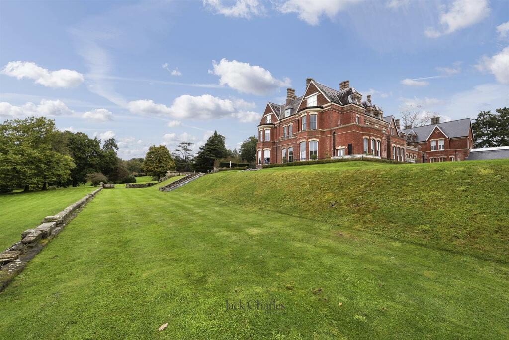 13 Lillesden House, TN18 4QG 004.jpg
