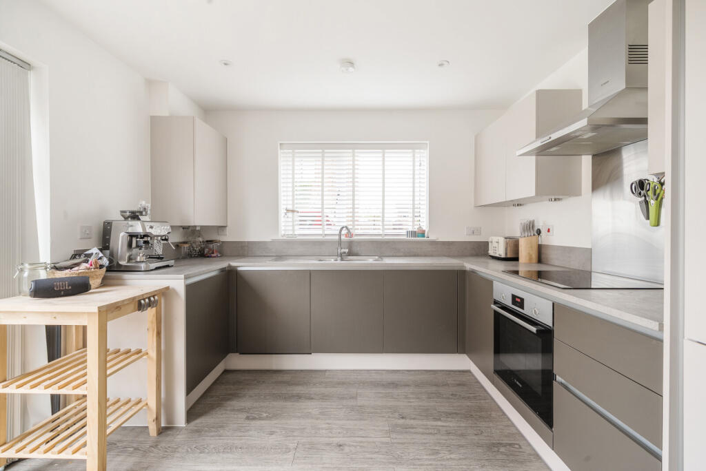 1316070-11-685a75...