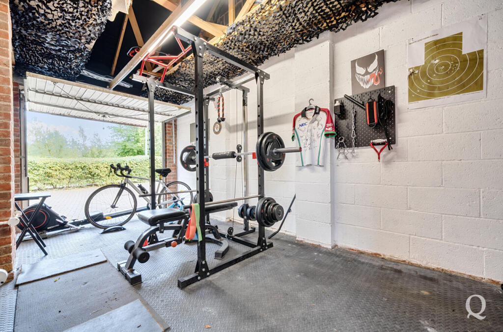 b091043d-3c01-45a...