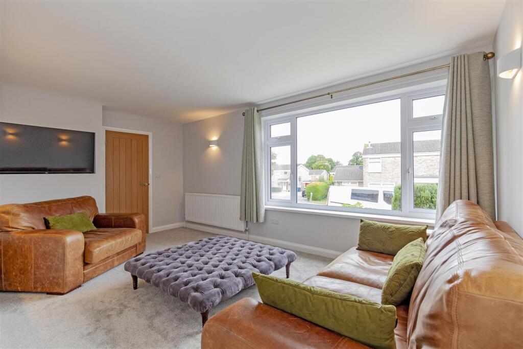 Reception Room-1.jpg