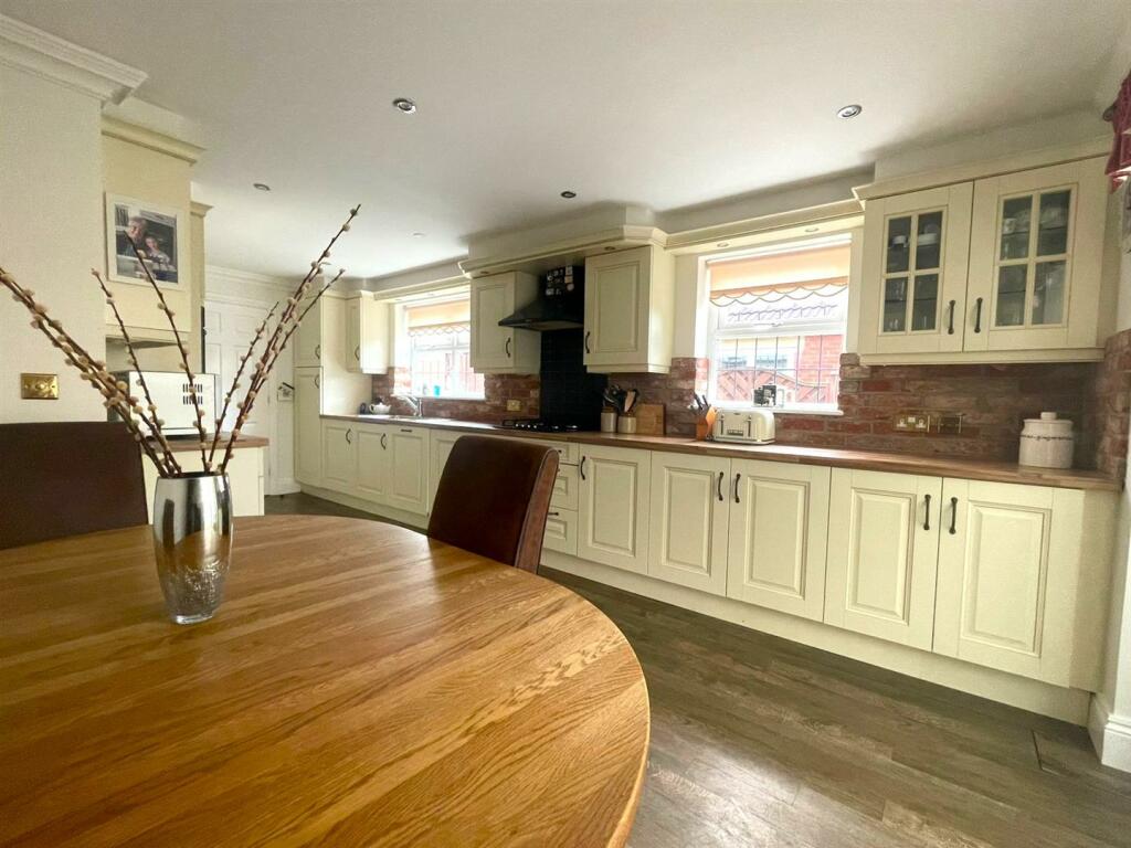 WhatsApp Image 2024-02-19 at 14.11.44_862536fb.jpg