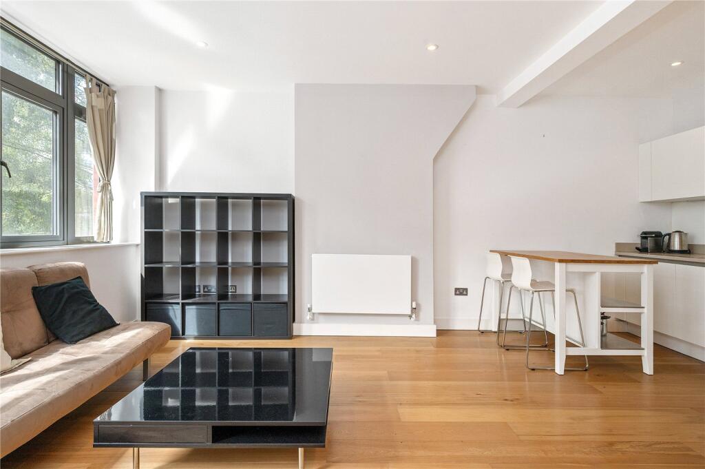 Sitting Room/Kitchen