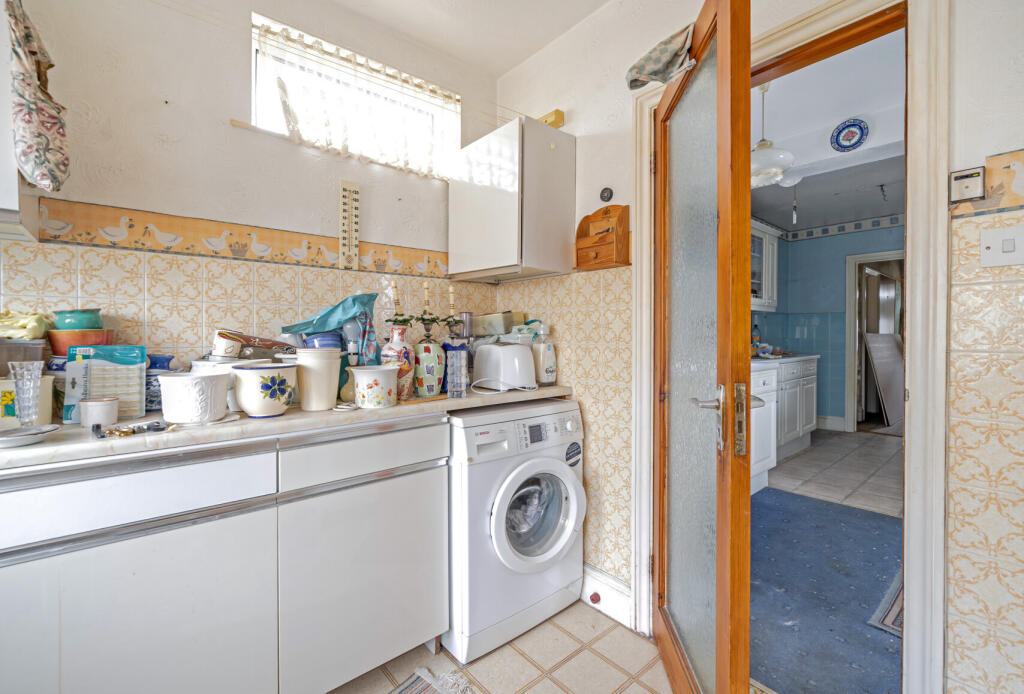 1328550-15-688b31...